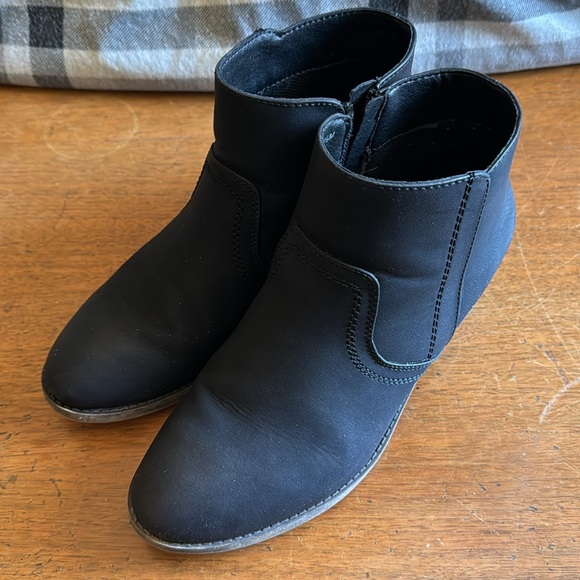 Maurice’s Black Ankle Boots GUC Sz 9.5 - Picture 2 of 6